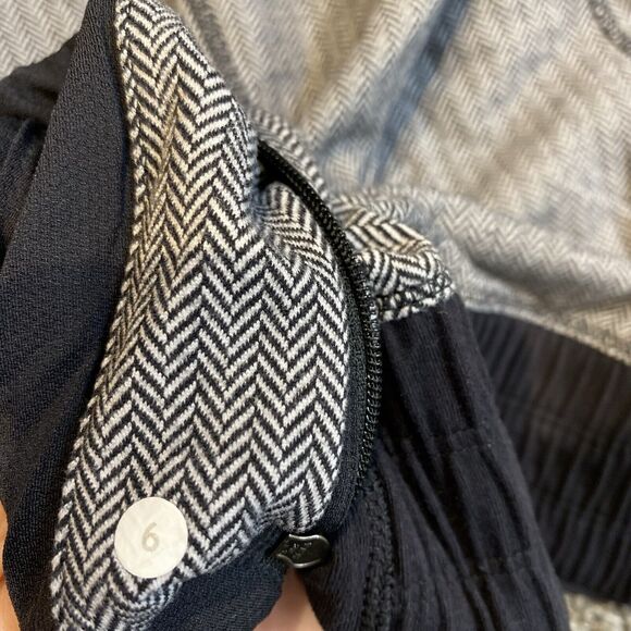 Lululemon Think Fast Hoodie Sweatshirt Top Women’s Size 6 Herringbone Gray Black - Picture 9 of 11